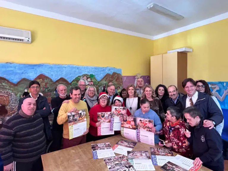 Presentato il calendario 2024 realizzato dagli ospiti del Centro di socializzazione di Quercia - calendario, centro socializzazione