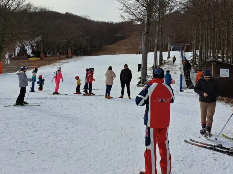 Sciare a Zum Zeri? Scommessa vinta, impegno per lo sviluppo della montagna Sciare a Zum Zeri? Scommessa vinta, impegno per lo sviluppo della montagna - sciare, Zeri