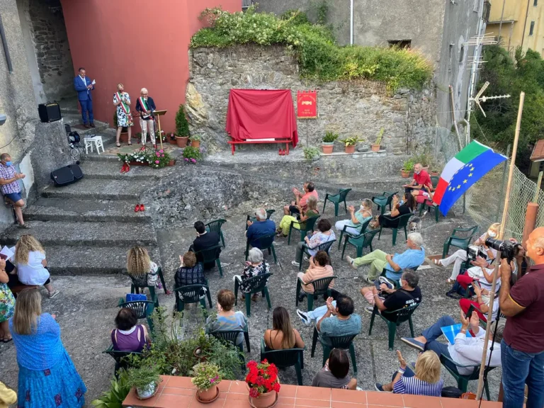 Tendola, un corso di inglese ma non solo, così si "abita il futuro" -