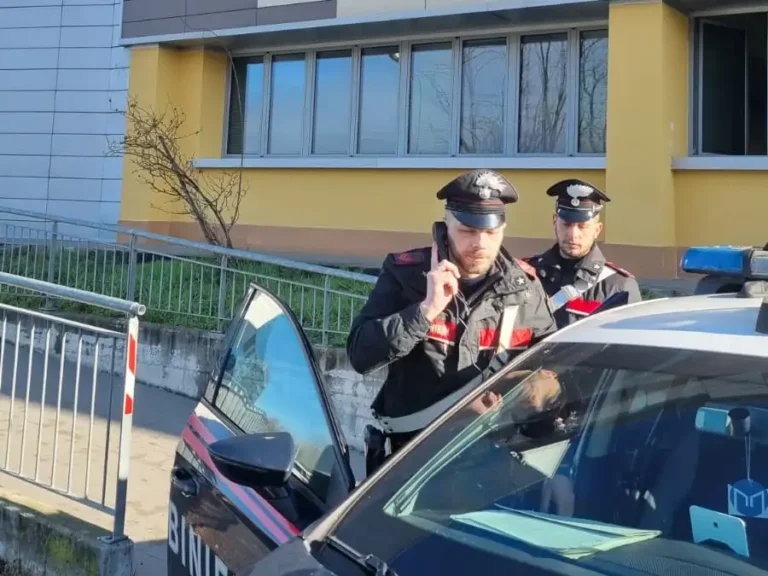 Sorpreso a forzare la porta d'ingresso del liceo di Villafranca, arrestato dai Carabinieri - carabinieri, furto