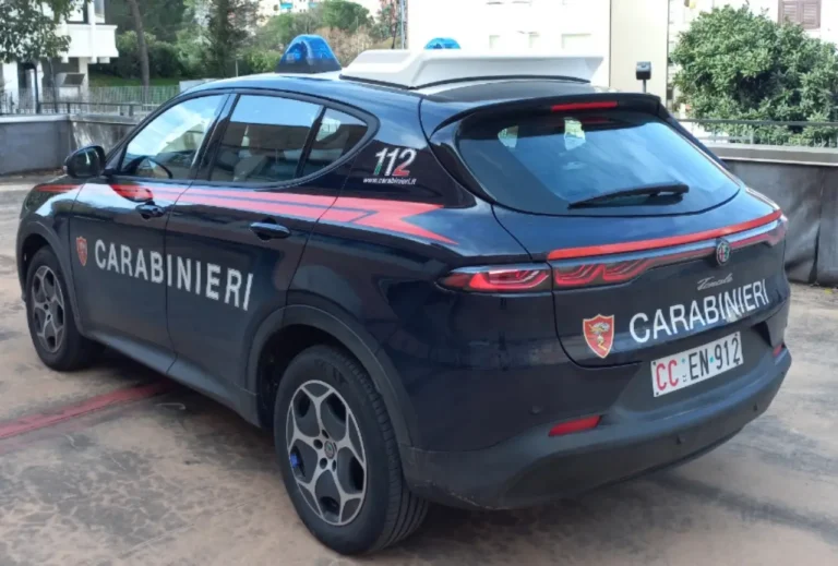 Carrara: i Carabinieri arrestano due persone ritenute responsabili di rapina - arresto, carabinieri