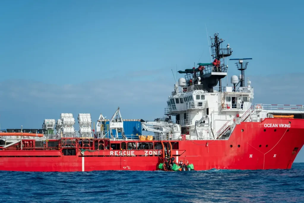 Ocean Viking sbarca a Livorno, domani in arrivo migranti anche a Marina di Carrara - livorno, marina di carrara