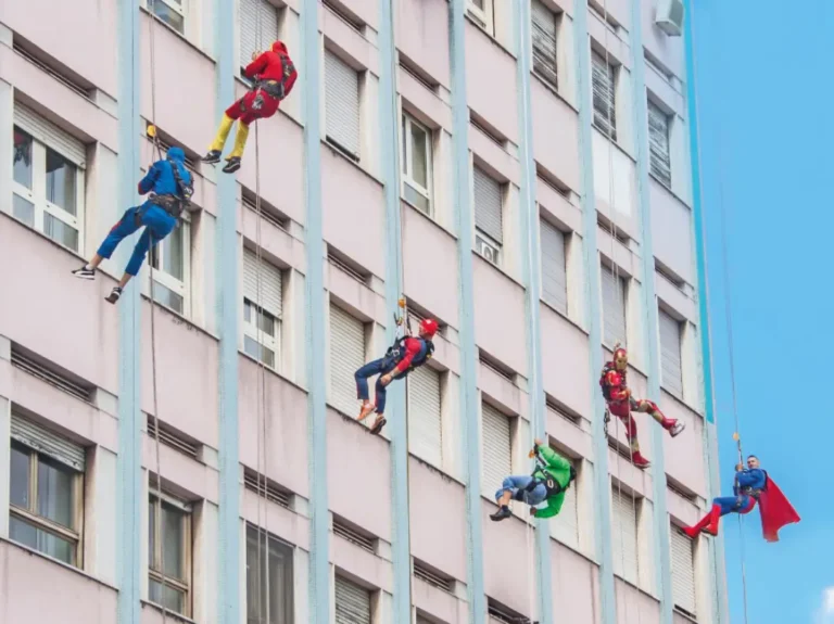 Supereroi all'Ospedale del Cuore di Massa -