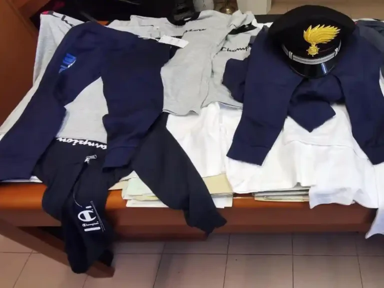 Svaligiano negozio di abbigliamento per bambini, presi dai Carabinieri - Arcola, carabinieri