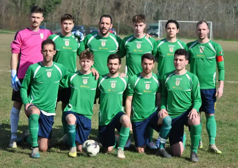 Calcio: duello a distanza Montignoso - Fivizzanese per il titolo - calcio, categoria