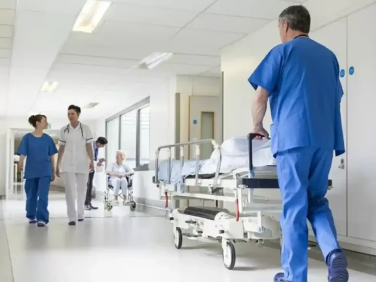 Corsi Oss 2025/2026, fino a 480 posti disponibili per diventare operatore socio sanitario Corsi Oss 2025/2026, fino a 480 posti disponibili per diventare operatore socio sanitario - Corsi, lavoro