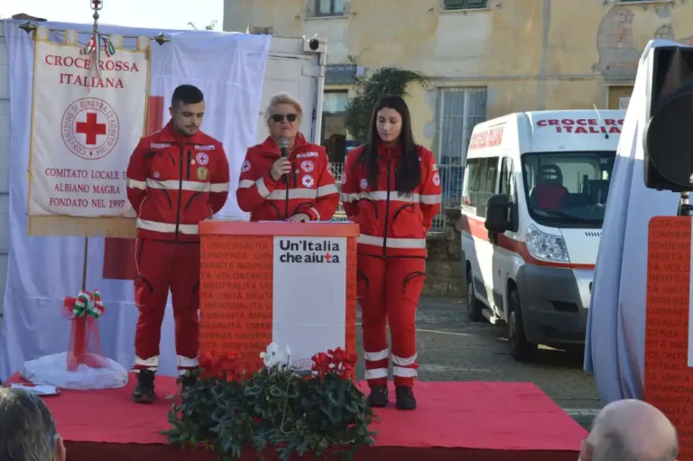 Cambio della guardia nella Croce Rossa di Albiano Magra in Lunigiana Cambio della guardia nella Croce Rossa di Albiano Magra in Lunigiana - albiano, croce rossa