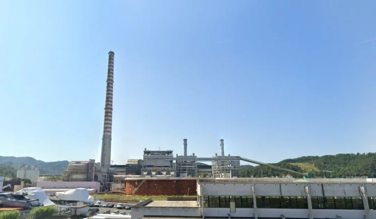La Spezia pronta a demolire la ciminiera della ex centrale Enel - enel, la spezia