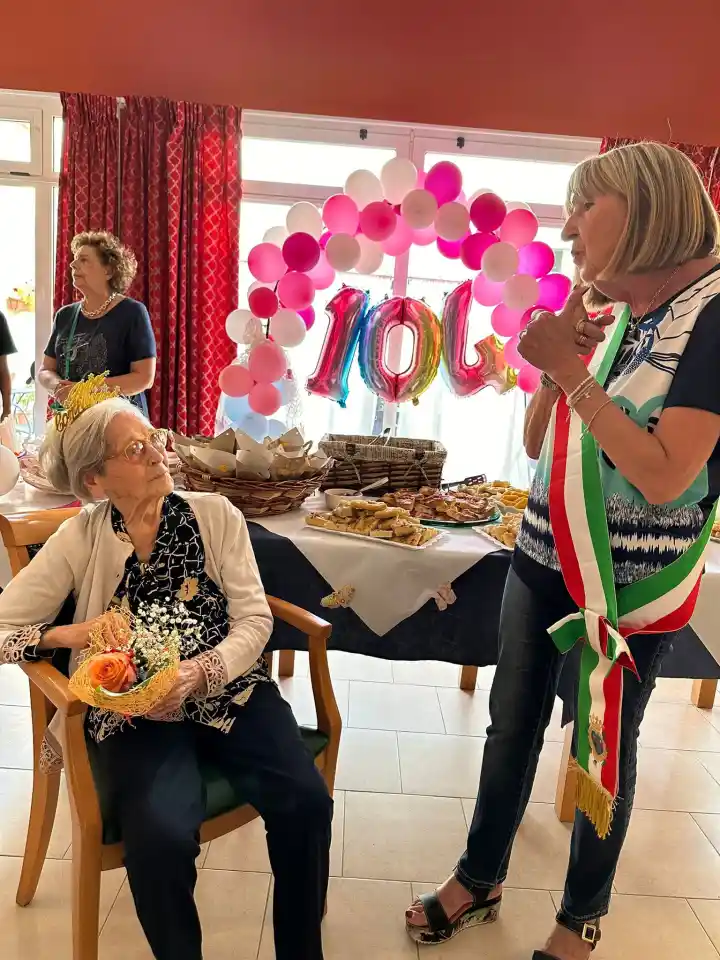 I 104 anni di Gina: un’ultra-centenaria a Bagnone – Immagine dell'articolo I 104 anni di Gina: un’ultra-centenaria a Bagnone - bagnone, compleanno