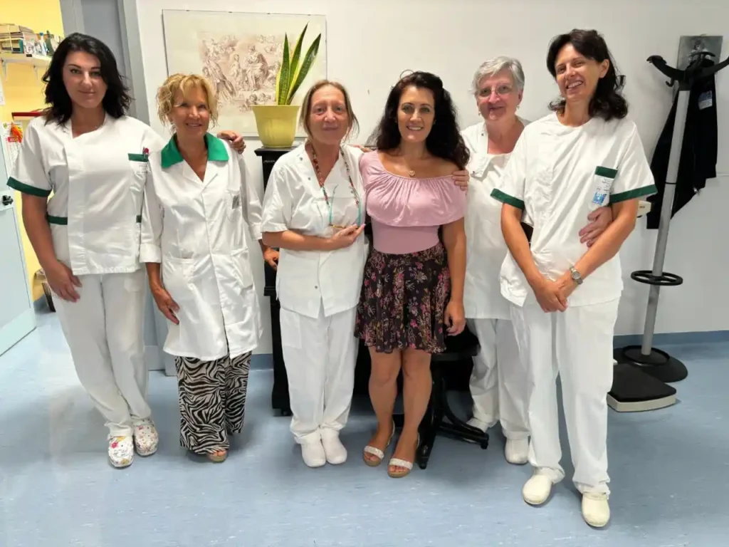 La voce di Giorgia Fumanti al day hospital oncologico di Fivizzano   La voce di Giorgia Fumanti al day hospital oncologico di Fivizzano   - day hospital, Fivizzano