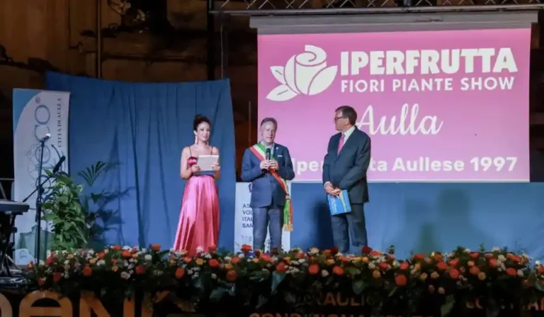 Conclusa la quarta edizione del Festival della Rosa di Aulla Conclusa la quarta edizione del Festival della Rosa di Aulla - Aulla, festival della rosa