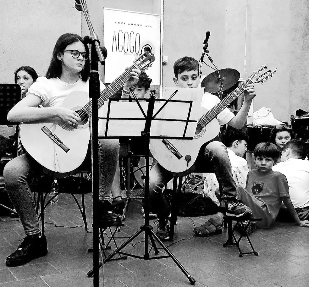 Arci Agogo fa scintille: parte la nuova stagione della scuola di musica – Immagine dell'articolo Arci Agogo fa scintille: parte la nuova stagione della scuola di musica - Arci Agogo, Aulla