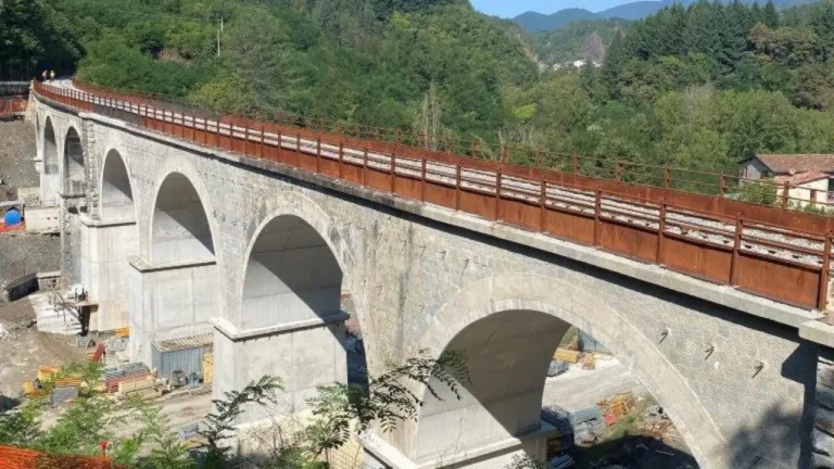 Tratta ferroviaria Aulla-Lucca, critica di FdI: "Estate piena di disagi" - ferrovia, trasporti