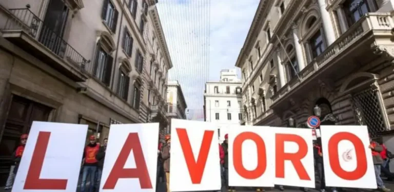 Il consiglio comunale di Pontremoli approva la mozione sul salario minimo - Consiglio Comunale, Pontremoli