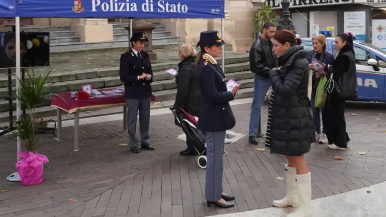 “Questo non è amore”: la Polizia di Stato contro la violenza di genere “Questo non è amore”: la Polizia di Stato contro la violenza di genere - polizia, questo non è amore