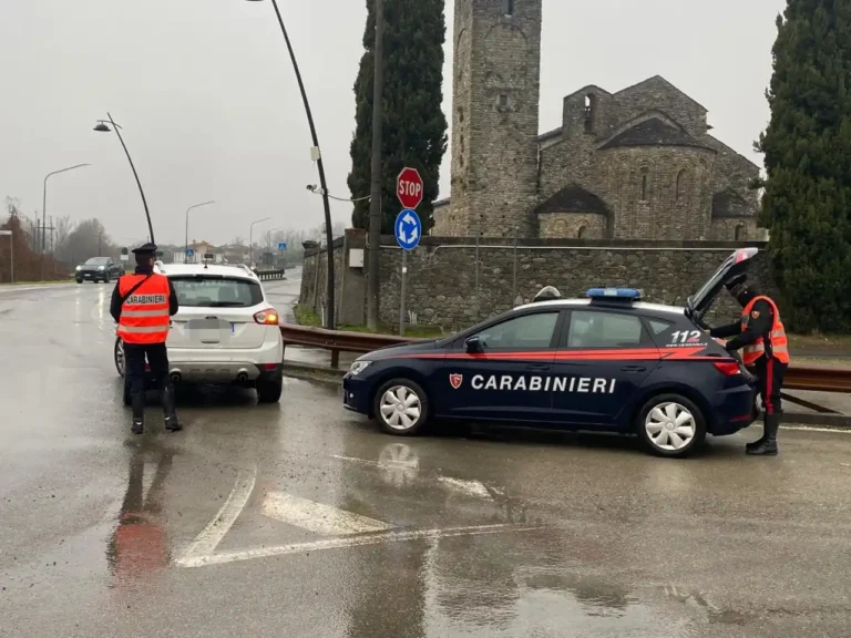 Picchiava il padre, Carabinieri arrestano un uomo di 36 anni - arresto, carabinieri