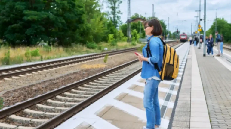Mastrini: “Regione e Trenitalia raccolgano le richieste dei pendolari lunigianesi” Mastrini: "Regione e Trenitalia raccolgano le richieste dei pendolari lunigianesi" - pendolari, regione
