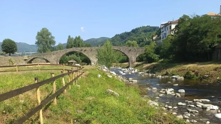 Un anno di lavoro per gli operai forestali - elicottero, laghetti
