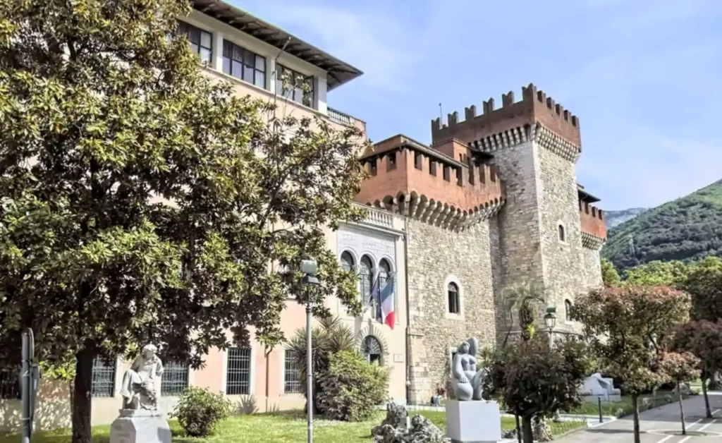 Una raccolta firme per aiutare l'Accademia di Belle Arti di Carrara - accademia, belle arti