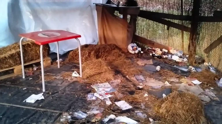 A Pontremoli degrado e abbandono sotto il ponte della Crësa - abbandono, degrado