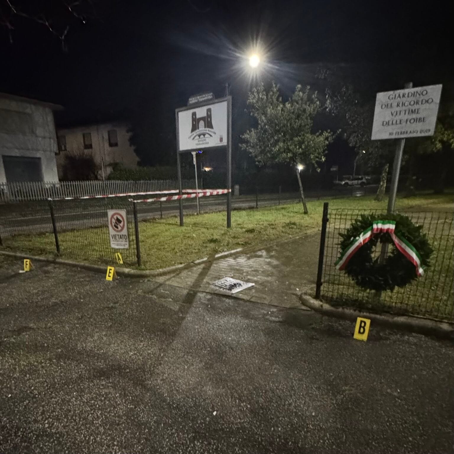 Bomba carta al Giardino del Ricordo di Terrarossa. La denuncia del vicesindaco Tognini - Cronaca, Giardino del Ricordo
