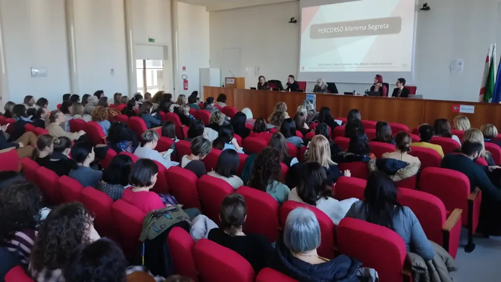 Mamma segreta: formazione per gli operatori del progetto che consente alle donne di partorire in anonimato - donne, mamme