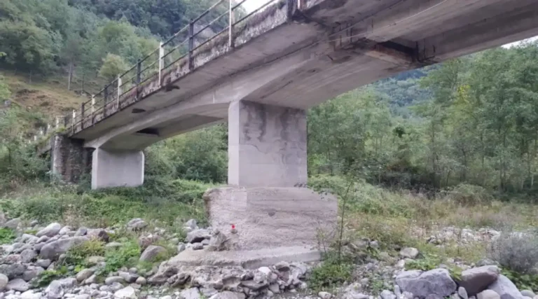 Viabilità: interruzione della circolazione sulla SP 54 Arlia-Comano Viabilità: interruzione della circolazione sulla SP 54 Arlia-Comano - arlia, comano