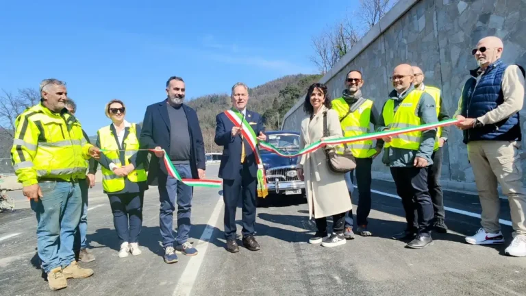 Albiano, nuovo tratto stradale aperto: un passo avanti per la viabilità della Cisa Albiano, nuovo tratto stradale aperto: un passo avanti per la viabilità della Cisa - albiano, Aulla