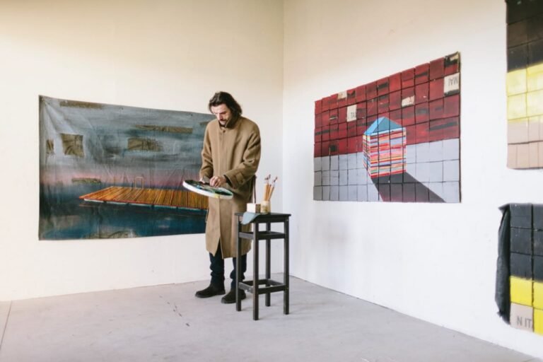 Dialogo tra metafisica e contemporaneità: le opere di Lazzoni e De Chirico in mostra a Sarzana - Arte, De Chirico