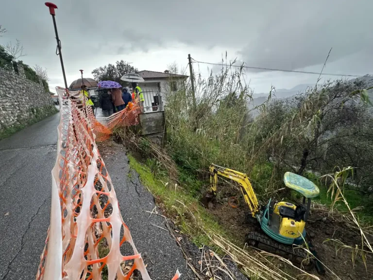 Frana di via Falcinello: stamani l'apertura del cantiere - cantiere, falcinello