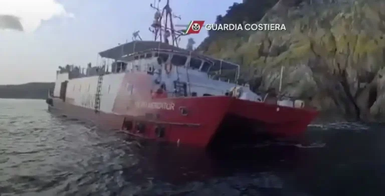 Nave oceanografica si incaglia all’Isola d’Elba: evacuato l’equipaggio - fugro mercator, incagliata