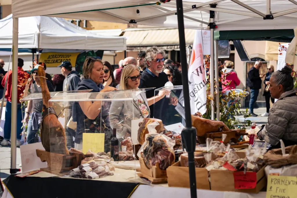 Il nuovo Mercato della Terra di Lunigiana arriva sui social Il nuovo Mercato della Terra di Lunigiana arriva sui social - lunigiana, mercato della terra