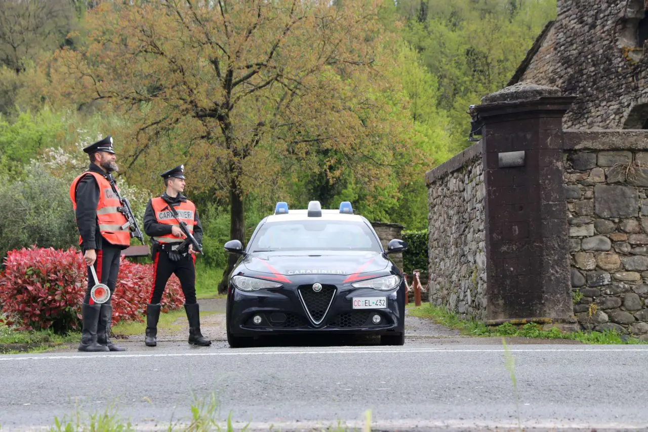 Sfascia il locale, aggredisce i Carabinieri: arrestato a Tresana un 33enne - arresto