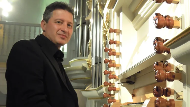 Beppino delle Vedove organista