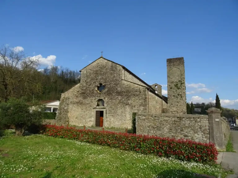 Atlante dell'architettura pievana: un progetto culturale lunigianese -