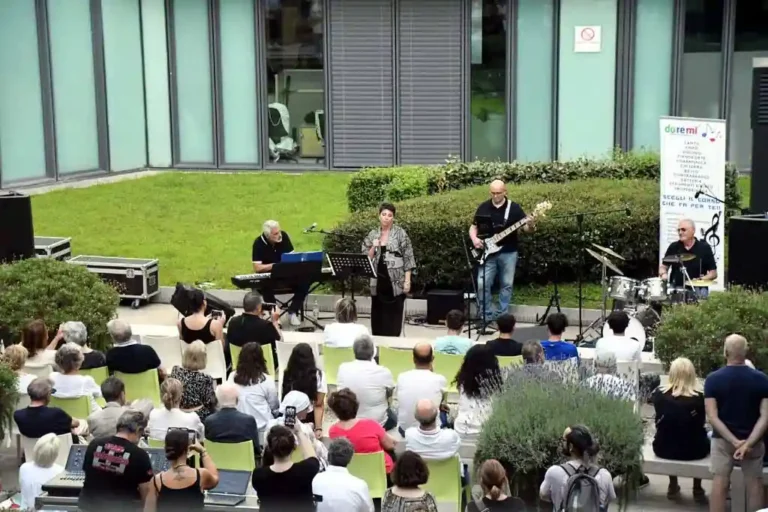 Anche in estate ci sono i Donatori di Musica al NOA Anche in estate ci sono i Donatori di Musica al NOA - alter ego, massa