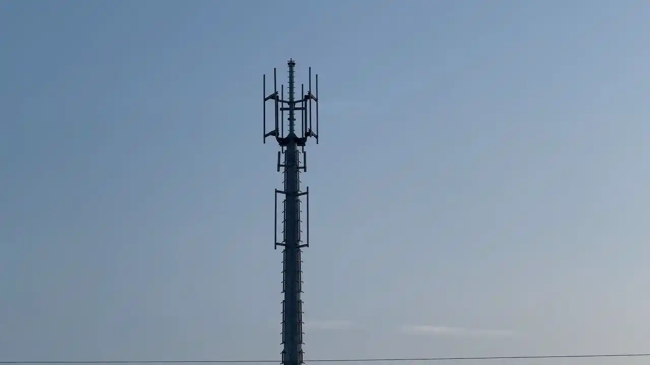A Villafranca i cittadini ancora contro il 5G, ma l'Unione contrattacca con l'avvocato
