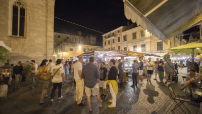 A Sarzana torna la "Soffitta nella Strada" - antiquariato, libri