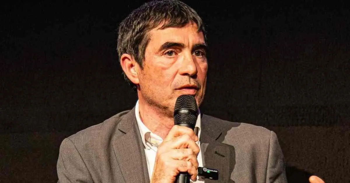 Nicola Fratoianni a Carrara presenta i candidati alle elezioni regionali - elezioni regionali