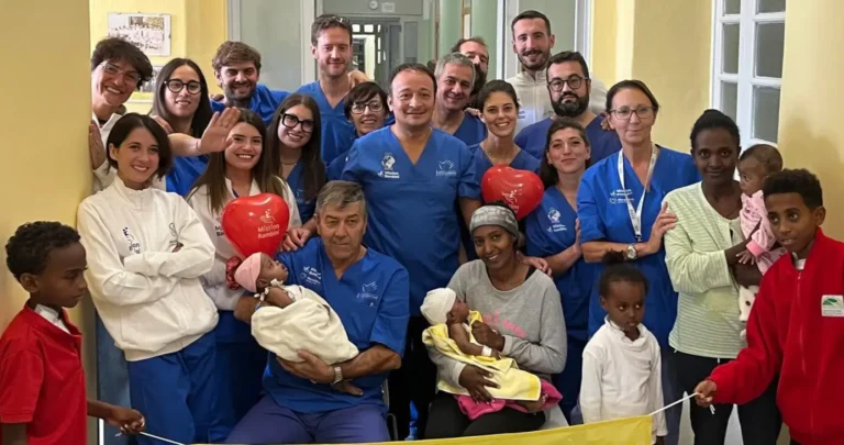 Gemelline cardiopatiche operate nello stesso giorno e salvate dal team di Monasterio - cardiopatia, massa