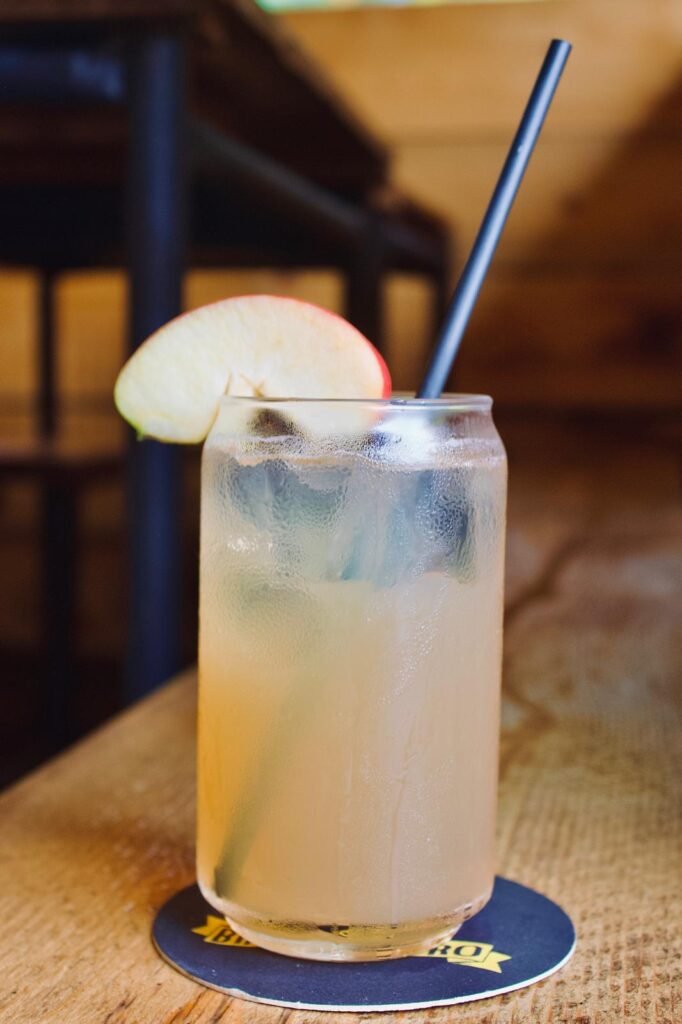 Musica, taglieri, birra, cocktail. La ricetta del Moro contro il "winter blues" (finalmente) – Immagine dell'articolo Foto dai Live del Moro - Il nuovo evento del mese e del weekend