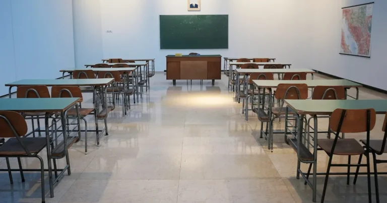Accorpamenti scolastici, due sulla costa e nessuna decisione per la Lunigiana - accorpamenti, lunigiana