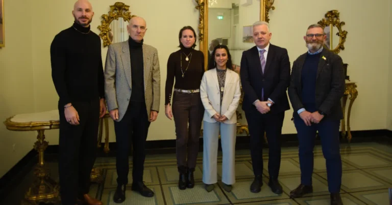 Hadar Sharvit , sopravvissuta al 7 ottobre, ricevuta dal sindaco di Spezia Hadar Sharvit , sopravvissuta al 7 ottobre, ricevuta dal sindaco di Spezia - 7 ottobre, hadar sharvit