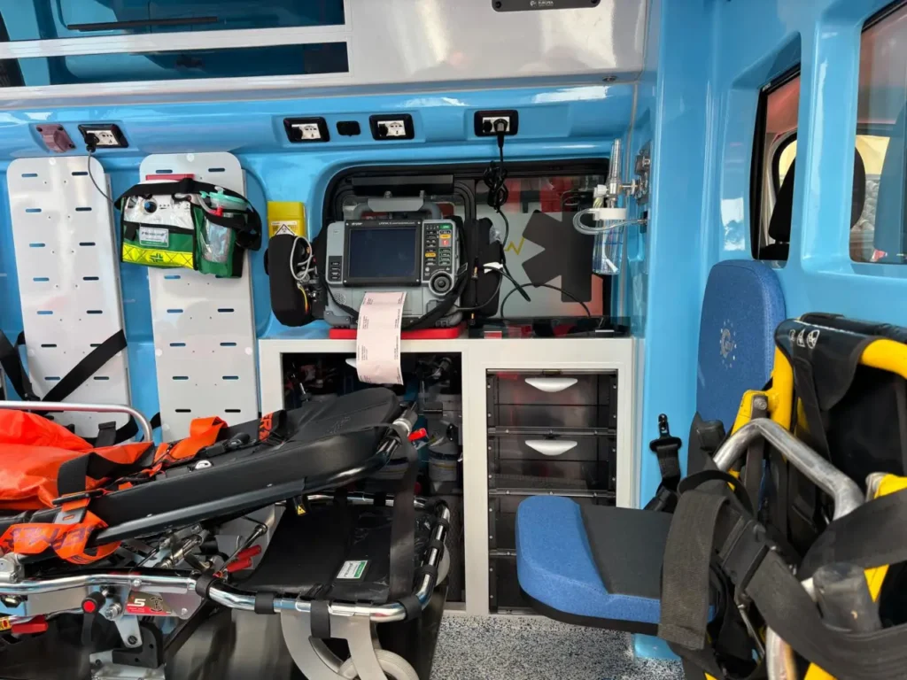 Inaugurata la nuova ambulanza per le emergenze nella Pubblica Assistenza Valle del Lucido - 118, ambulanza