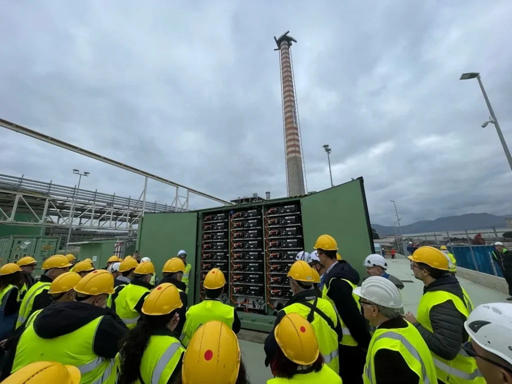 La Spezia: centrale “Eugenio Montale”, avviato il processo di demolizione della ciminiera - centrale, ciminiera