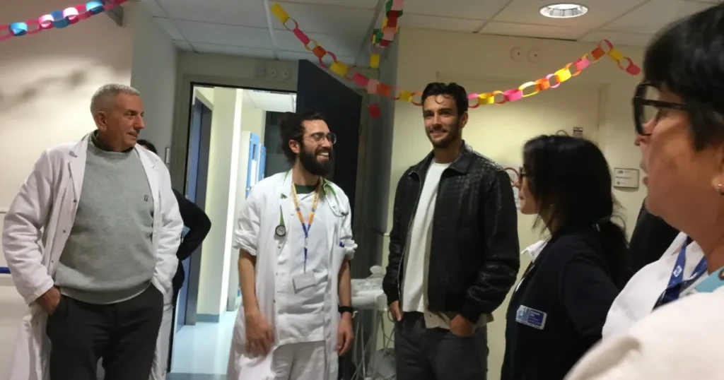 Lorenzo Musetti porta il sorriso al NOA con una visita a sorpresa - Lorenzo Musetti, noa