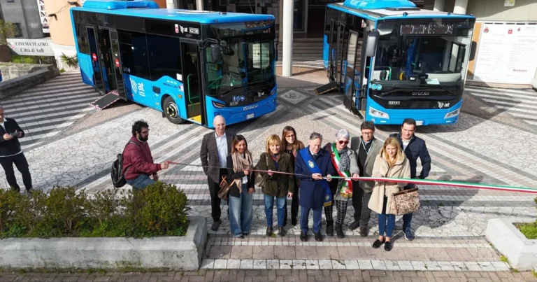 Nuovi autobus a Massa-Carrara: 24 mezzi per la Lunigiana e la Costa - autobus, lunigiana