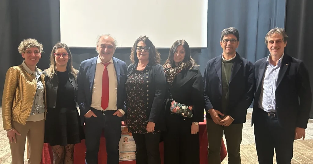 A Pontremoli si è tenuto il primo incontro della Scuola genitori con il pedagogista Daniele Novara - incontro, novara