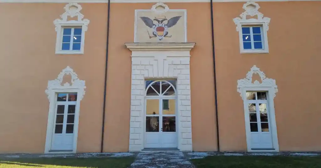 Castello di Pallerone 2026: visite guidate tra affreschi e giardini - castello, pallerone