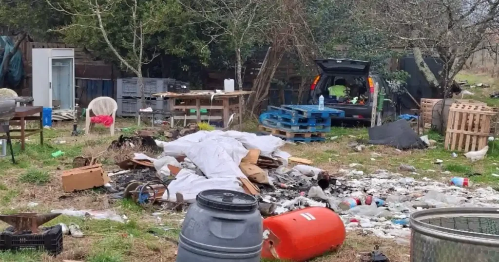 Carabinieri Forestali denunciano cittadino per gestione illecita rifiuti a Follo - carabinieri, follo